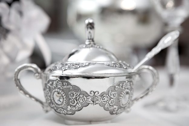 Серебряная посуда: полезные свойства и интересные факты